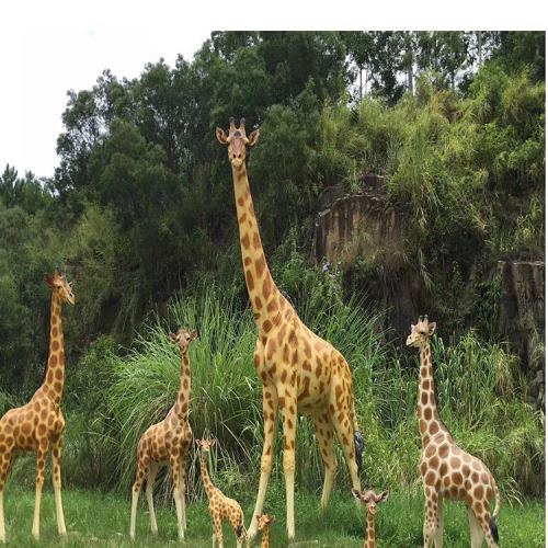 Giraffe-statue av glassfiber